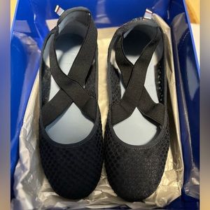 TORY SPORT PRE-LOVED AUTHENTIC NAVY ATHLETIC MESH/STRETCH WIDE ELASTIC FLATS